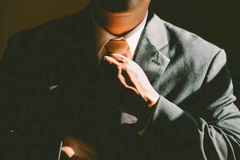 Rolul unei ținute impecabile în prima impresie Photo Professional attire