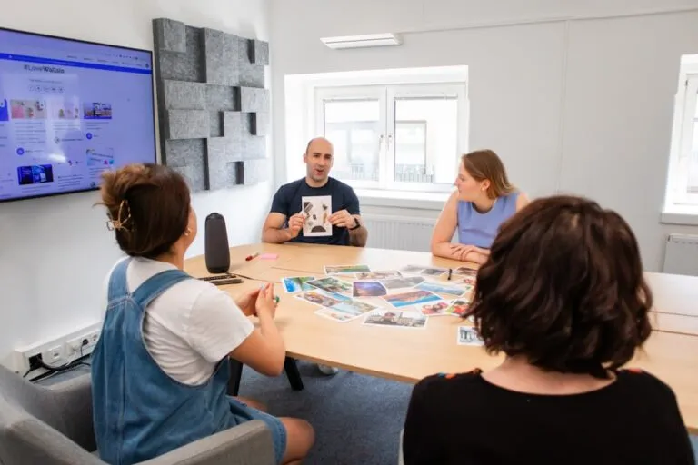 Cum să organizezi o zi sportivă pentru echipa ta Photo Team building